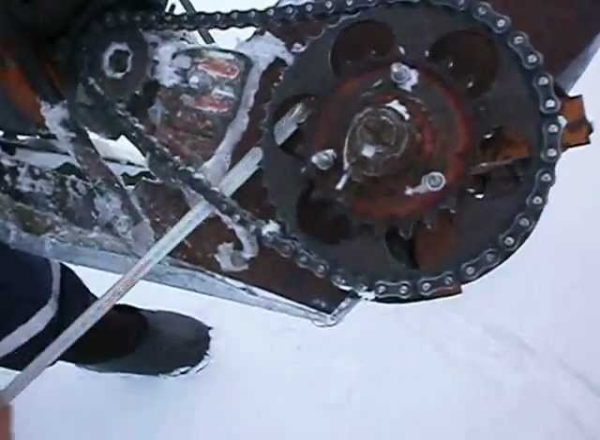 Процесс изготовления рамы и силовой установки для снегоуборщика из бензопилы Урал